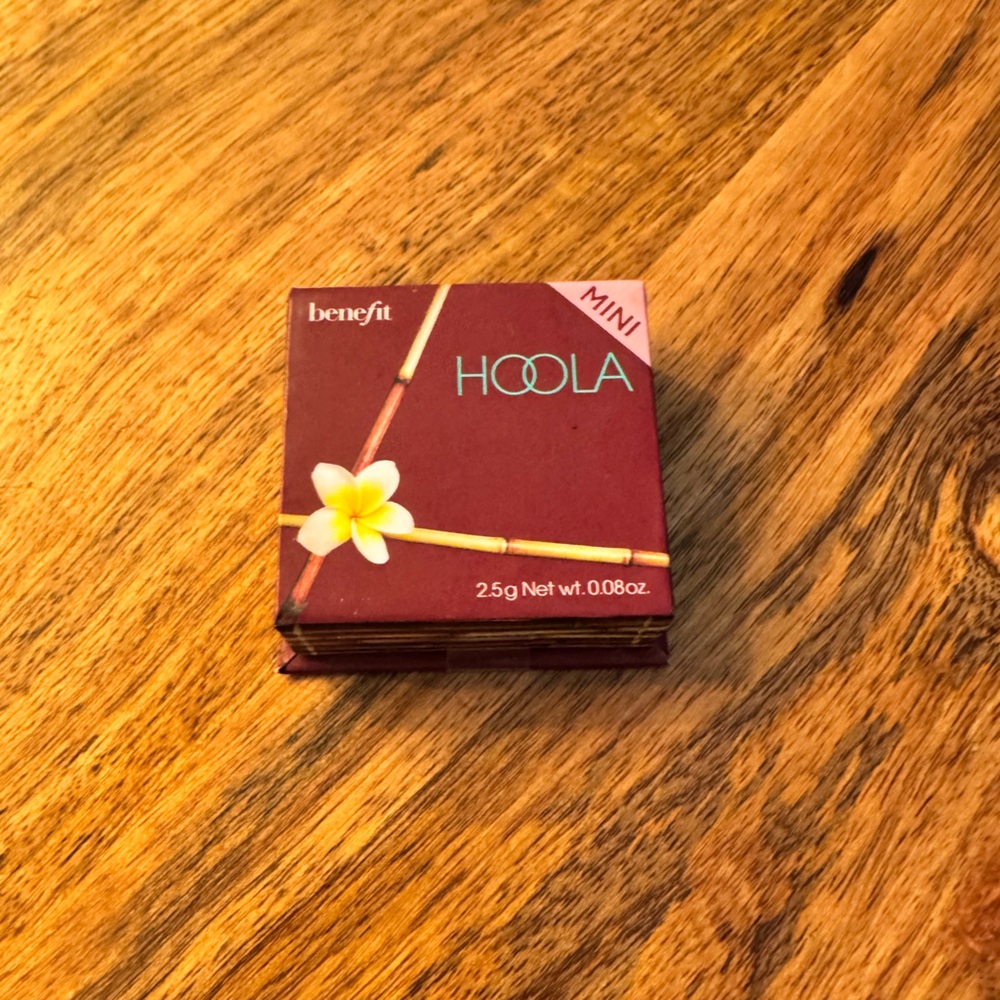 benefit HOOLA mini matter bronzer